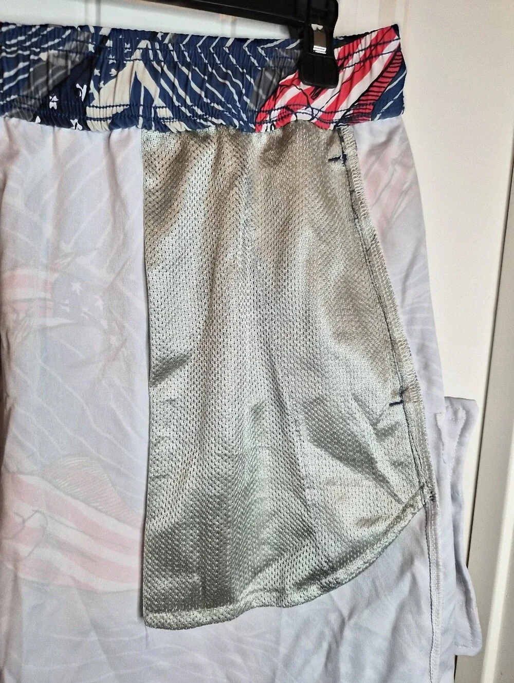 XL Huk Men's Flag Fish Linerless Shorts USA Playa Beach Pool Vacation Fish Activ